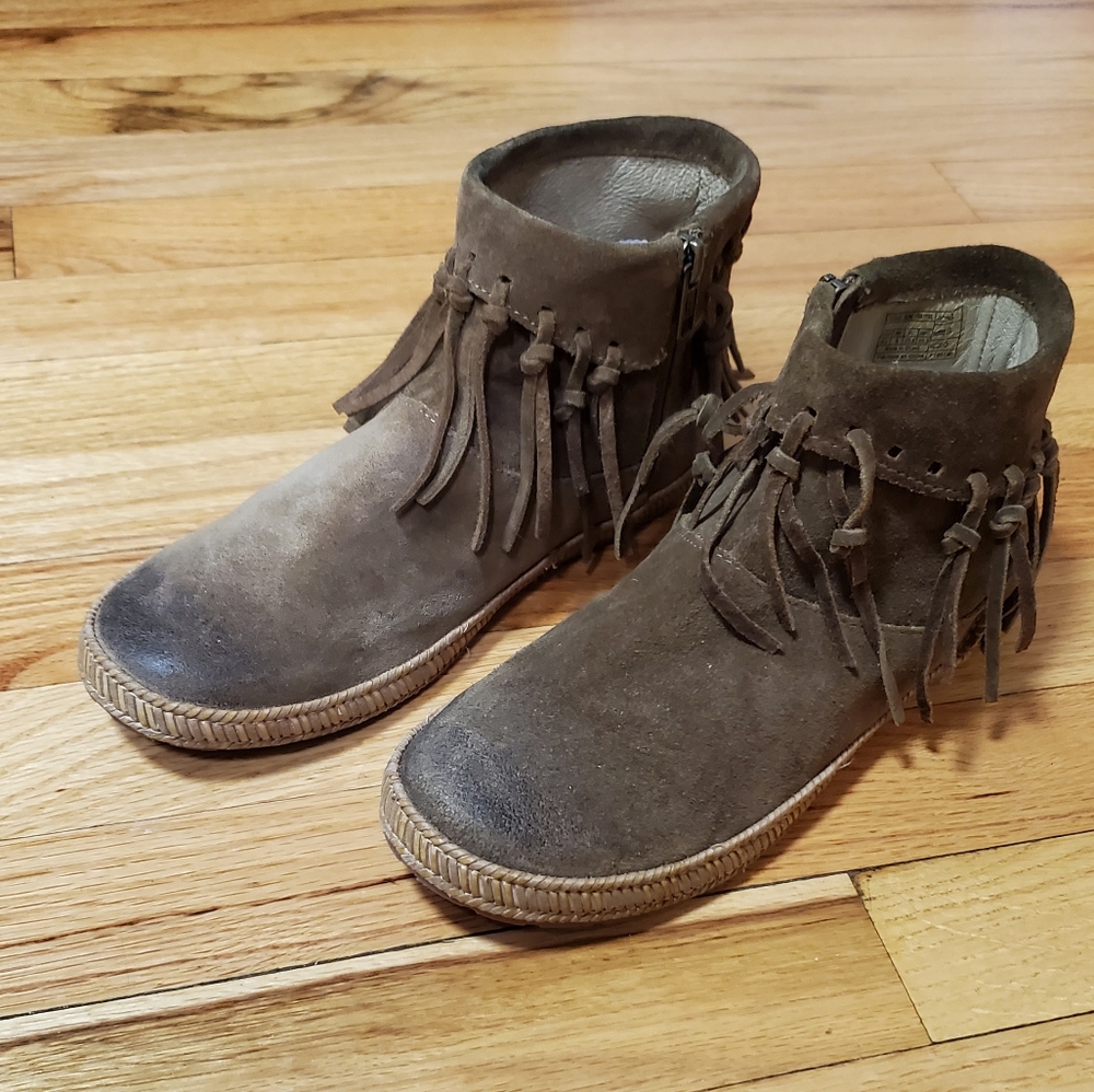 GUC Ugg moccasins sz. 6.5